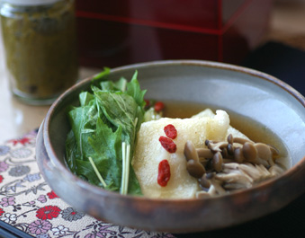 水菜としめじのカレー揚げ雑煮