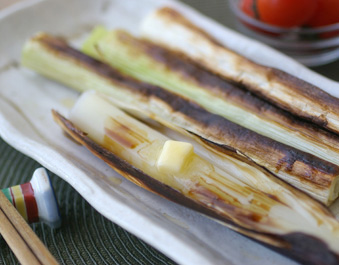 焦がしねぎのバターじょう油がけ