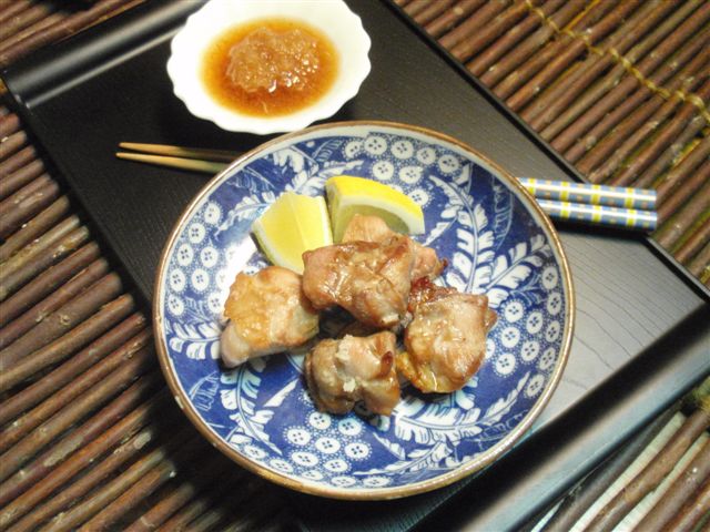 焼き鶏モモ肉のみぞれ酢添え