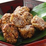 牛ひき肉ともち米の揚げ団子