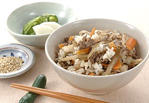 牛肉とごぼうの混ぜごはん