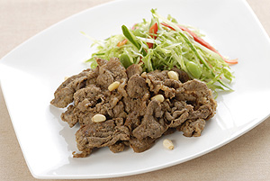 牛肉のカレーヨーグルト焼き