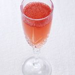 白ワインとドライクランベリーのサイダーカクテル