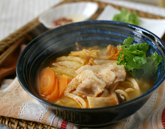 白菜と豚バラのトムヤム風うどん