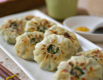 秋冬野菜のぽかぽかにら饅頭