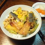 糠漬けイワシとしめじの卵どんぶり