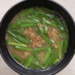 納豆とにらの味噌汁