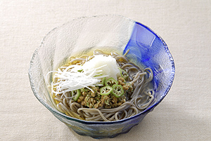 納豆とオクラの冷やしそば