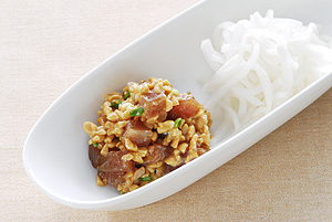 納豆味噌とマグロの大根そば