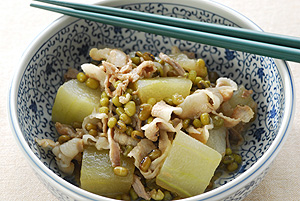 緑豆・冬瓜・豚バラ肉の煮物