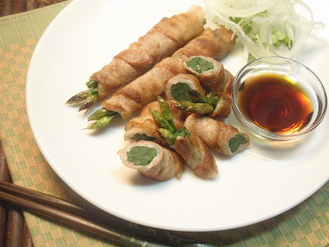 花にらの豚バラ肉巻き