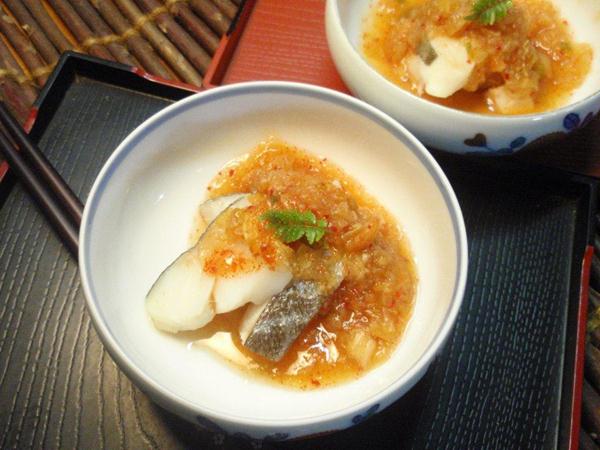 蒸しタラのキムチみぞれあんがけ