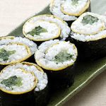 薄焼き卵と野沢菜の海苔巻き