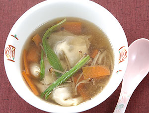 行者にんにくのワンタンスープ