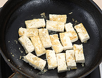 豆腐・エビ・にらの炒めもの