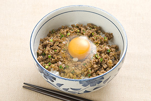 豚そぼろの卵かけごはん