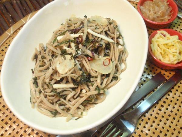 赤じそのそばパスタ