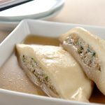 鶏ひき肉・にんじん・青菜のはんぺんはさみ煮
