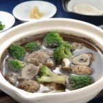 鶏団子のにんにく入りごま味噌鍋
