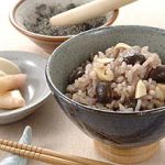 黒豆と落花生の炊き込みごはん